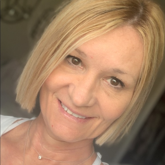 Meet your Posher, Mia - Picture 2 of 2